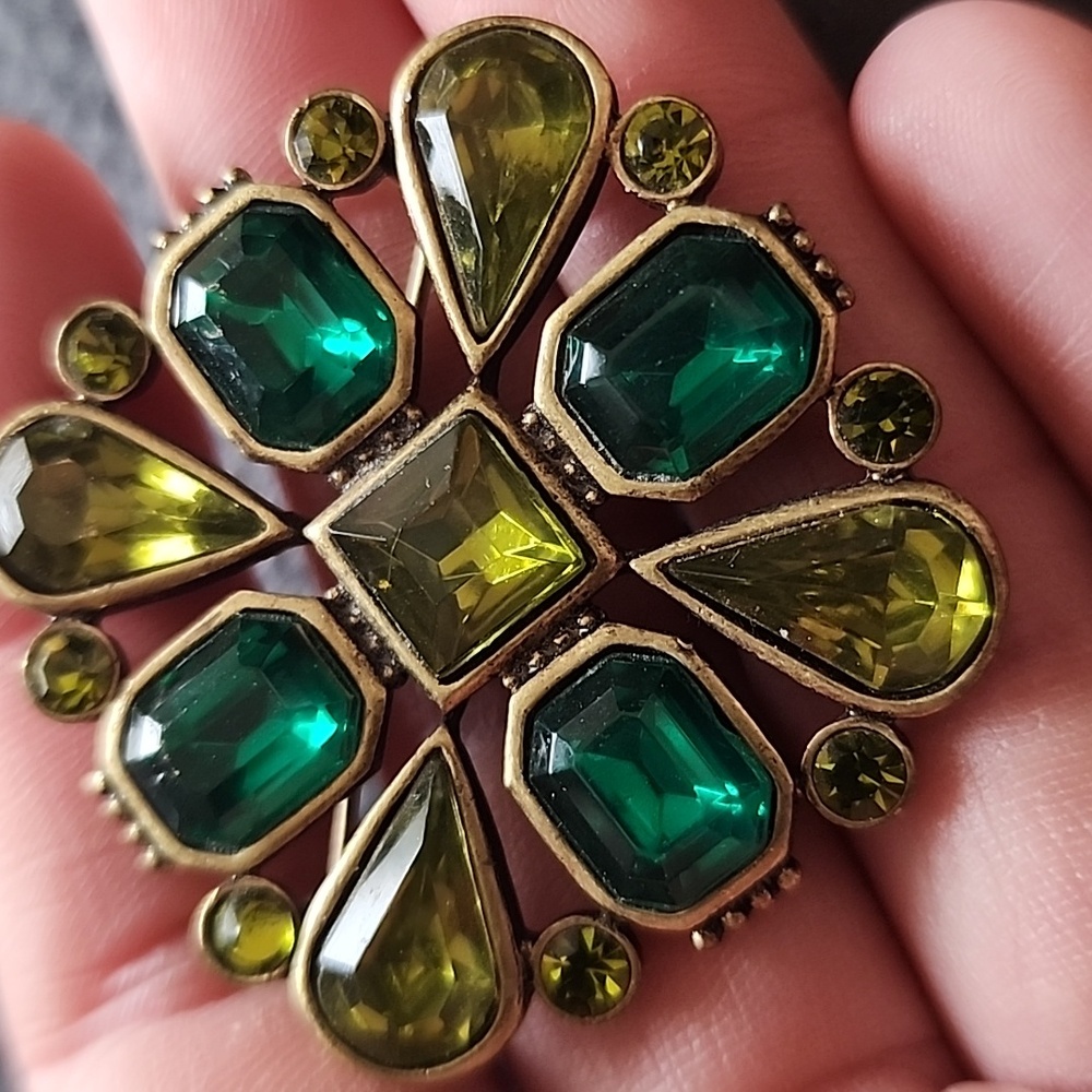 Elegant Green and Yellow Gemstone Brooch